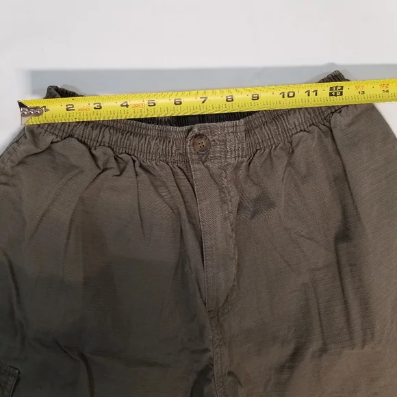 Umbro Mens Size M Cargo Shorts Army Green Draw String Elastic Waist Zipper Fly - Picture 13 of 13